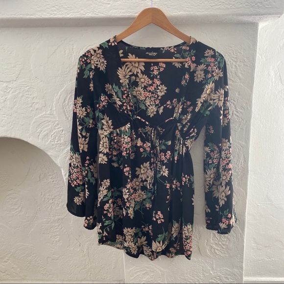 Audrey 3+1 Bell Sleeve Floral Romper - Picture 9 of 9